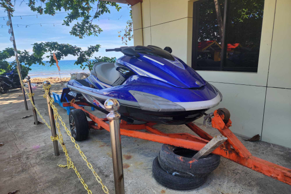 Jet Skiing Image